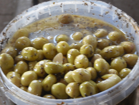 Olives au pistou